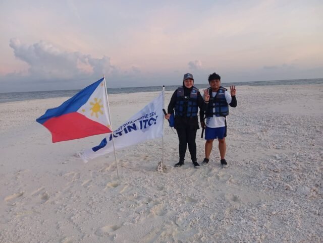 Watawat itinanim ng PH civilian mission sa Pagasa Cay