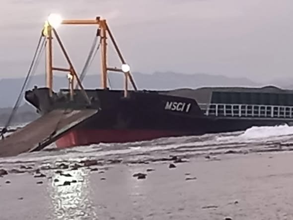 Barko sumadsad sa karagatan sa Ilocos Norte