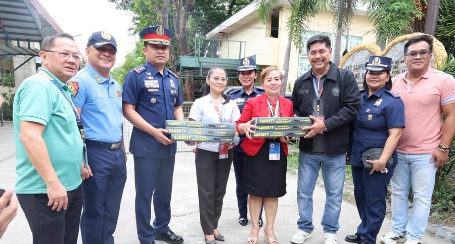 Metal detector sa mga iskul sa Malolos, Bulacan ikinasa