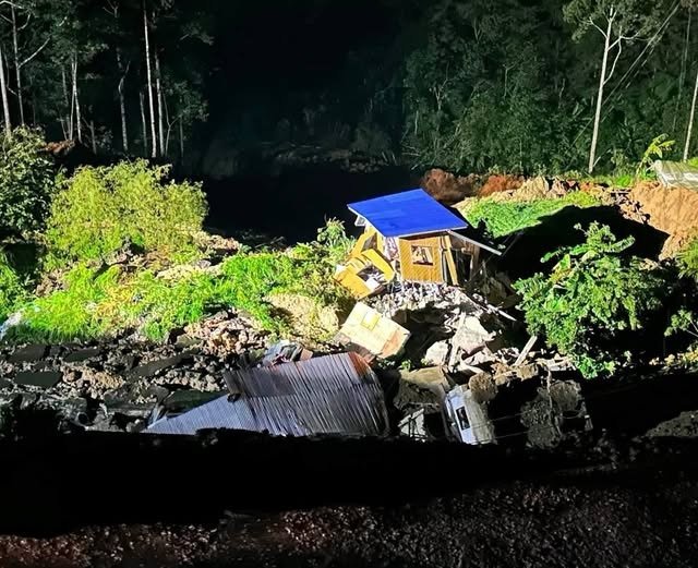 4 bahay natabunan ng landslide sa Davao city