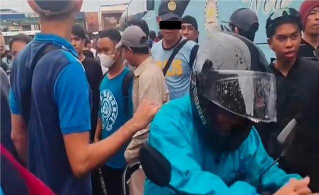 Parak sibak sa bigong pagprotekta sa pinag-initang rider sa INC rally